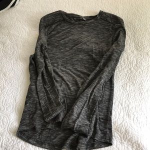 Women’s grey long sleeved shirt